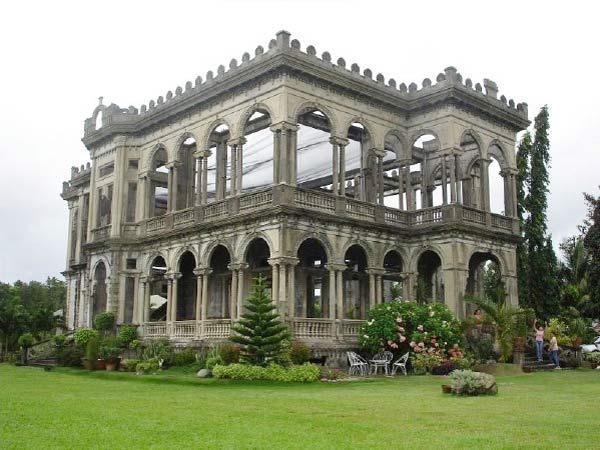 The Ruins of Talisay, pictured lifted from Google Images