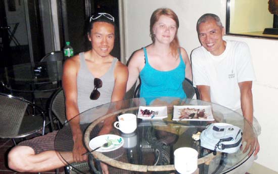 meeting Kale and Hitoshi at Mamia's Cafe, Dumaguete