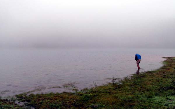 Rodney on fog-draped Lake Nailig