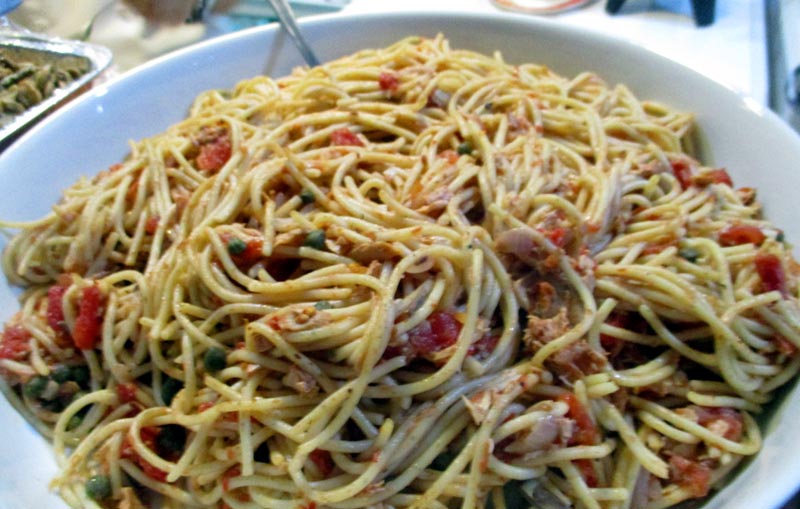 Bobette 'pot-lucked' a hefty serving of anchovies/capers pasta