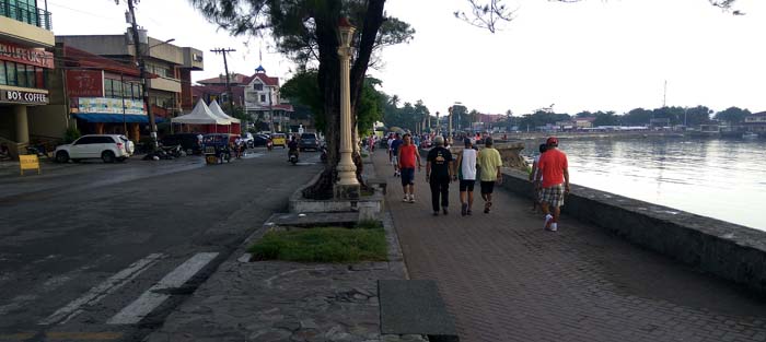 morning joggers at the Boulevard