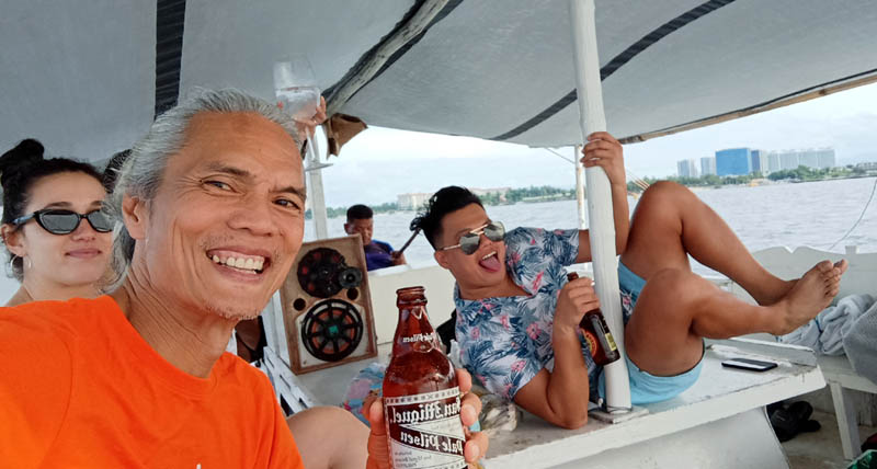 Snorkeling in Mactan with Mikko's Merry Band