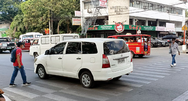 Fair Game on a Pedestrian Lane